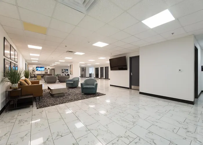 Contemporary 2Br I Gym I Parking I Workspace