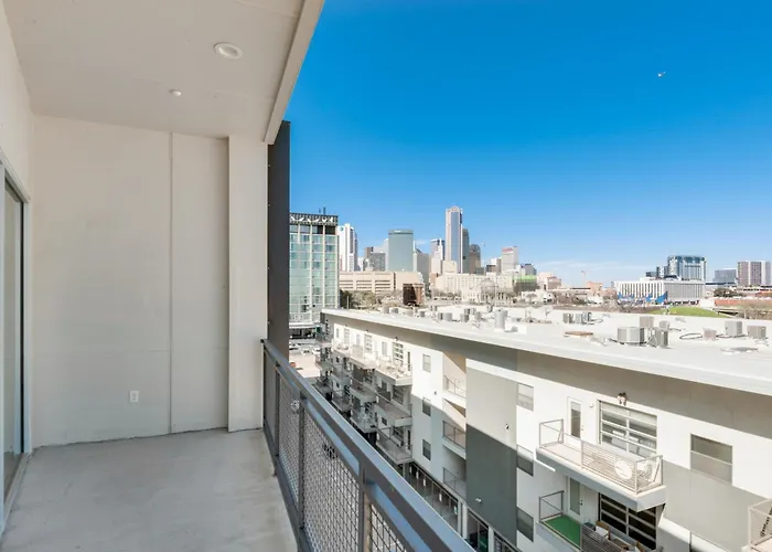 Contemporary 2Br I Gym I Parking I Workspace